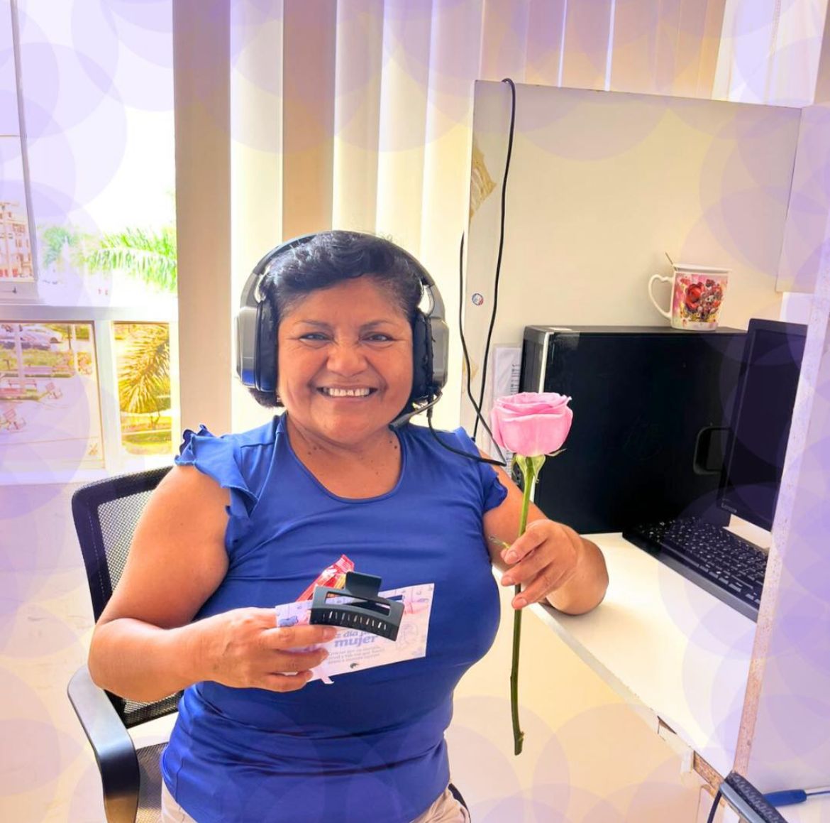 Asesora trabajando en Jaguar Connect
